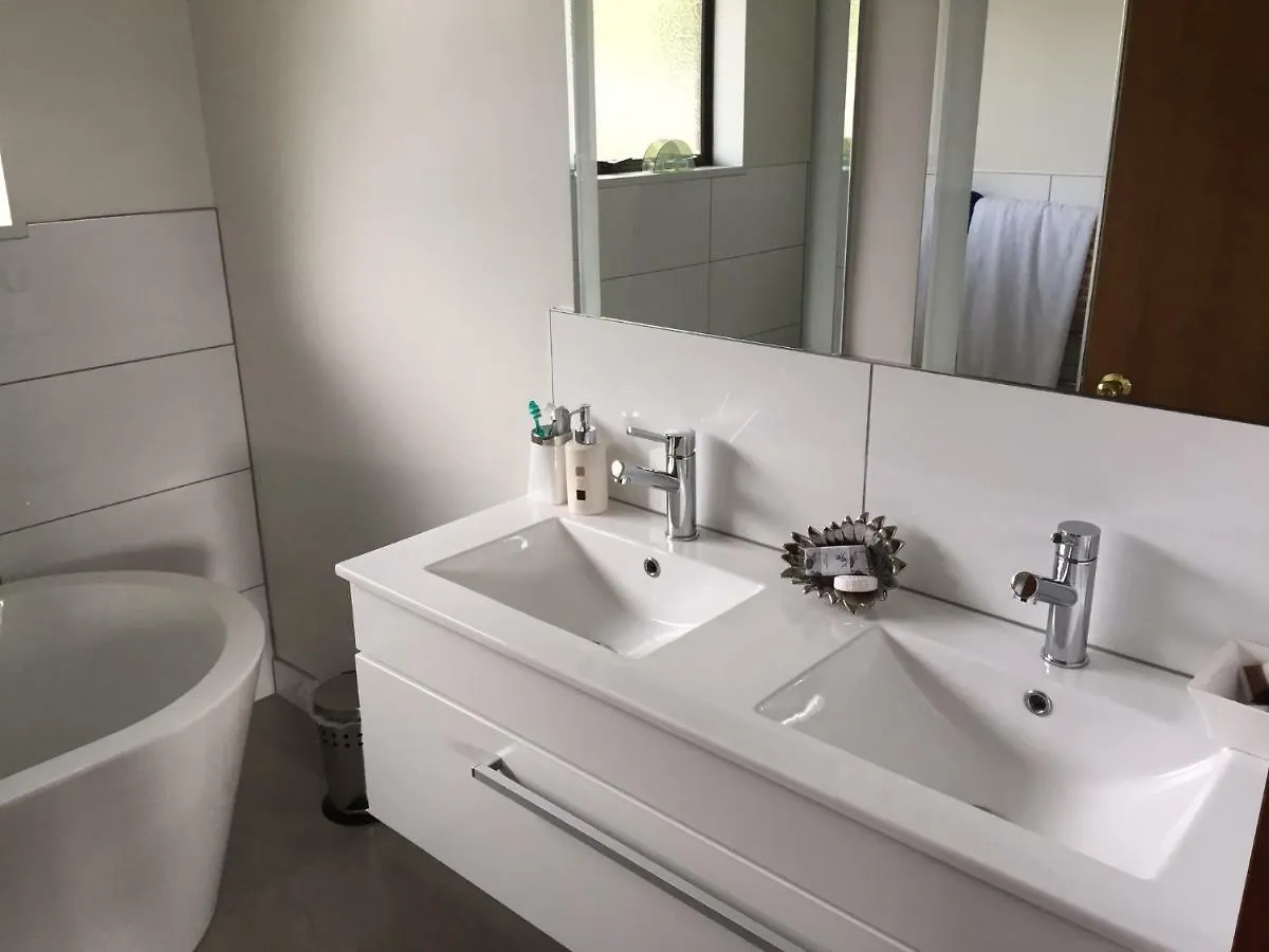 ****  Maples On Harewood Bed & Breakfast Christchurch New Zealand