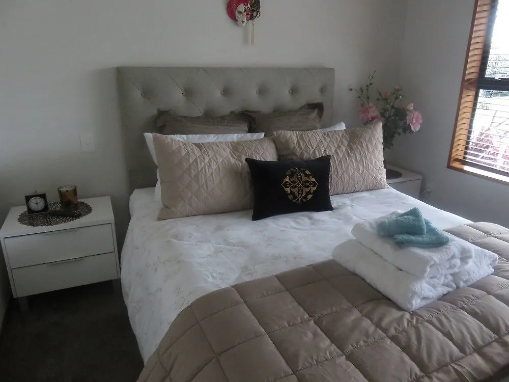 ****  Maples On Harewood Bed & Breakfast Christchurch New Zealand